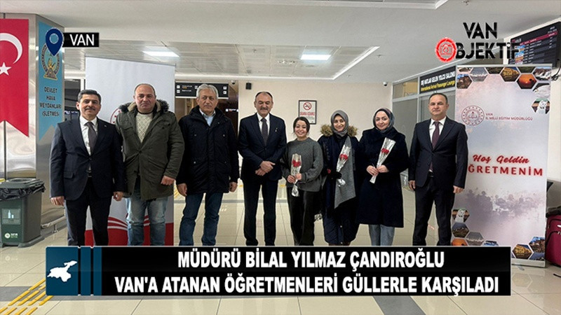Van'a yeni atanan öğretmenler güllerle karşılandı  